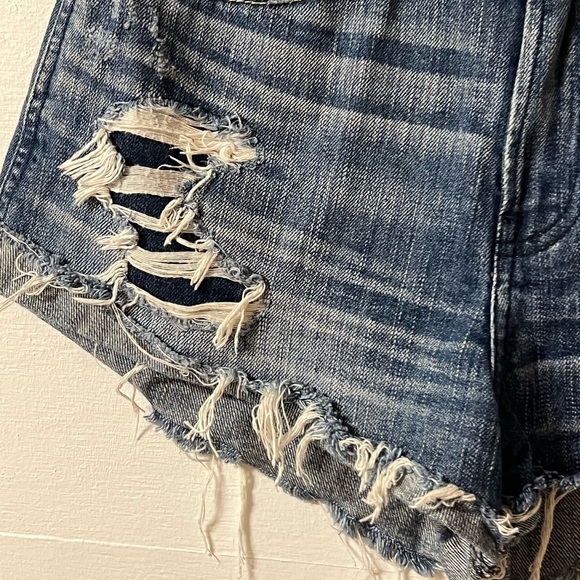 Abercrombie & Fitch Size 0/25 High Rise Denim Dark Wash Distressed Cut Off - Picture 2 of 6